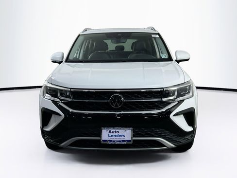 Used 2023 Volkswagen Taos SEL image 2