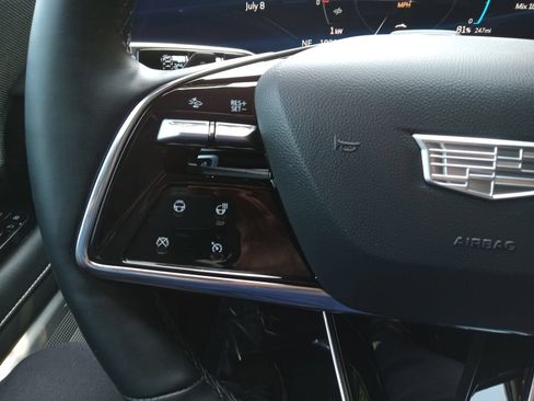 Used 2025 Cadillac Optiq Luxury 1 AWD/4WD image 19
