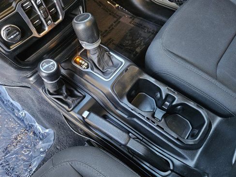 Used 2020 Jeep Gladiator Sport w/ Quick Order Package 24S image 19