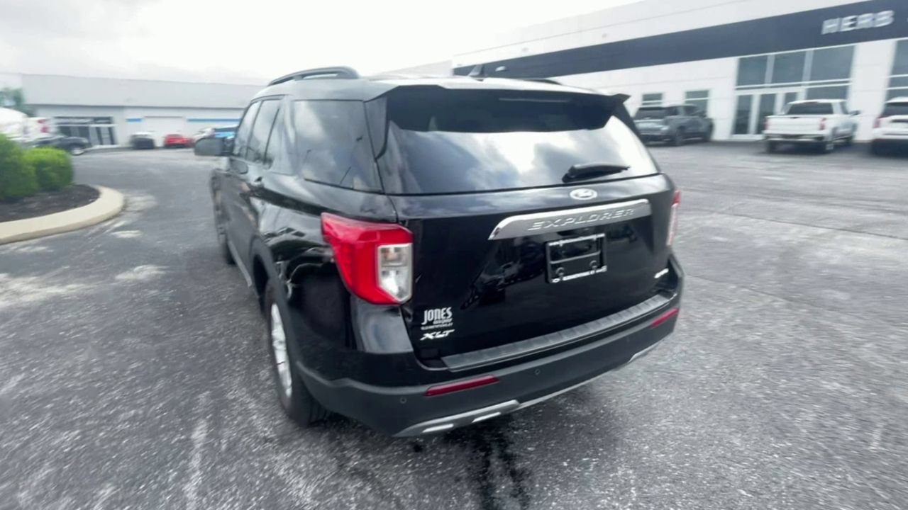 Used 2024 Ford Explorer XLT w/ Equipment Group 202A AWD/4WD image 8
