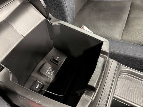 Used 2015 Honda CR-V LX image 28