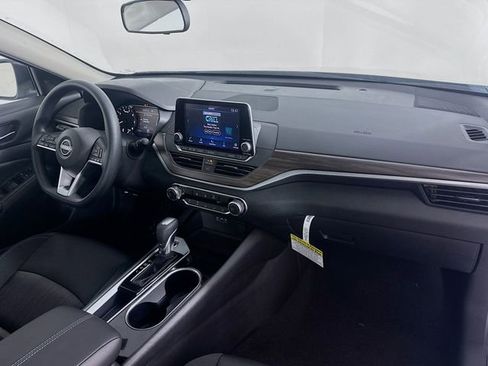 New 2025 Nissan Altima 2.5 SV image 29