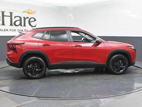 New 2026 Chevrolet Trax LT w/ Driver Confidence Package FWD image 15
