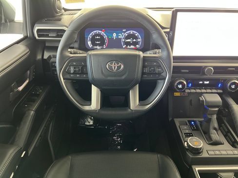 Used 2026 Toyota 4Runner Limited AWD/4WD image 16