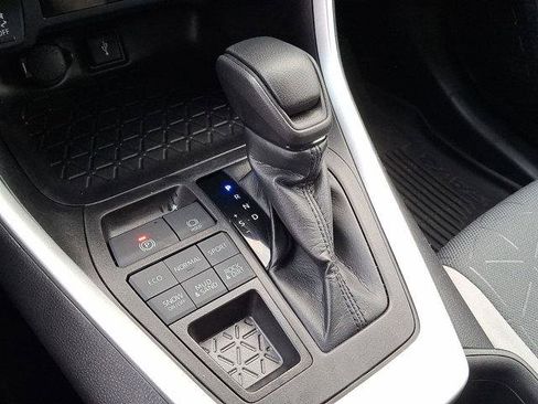 Certified 2022 Toyota RAV4 XLE image 13