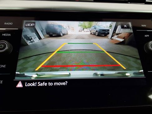 Used 2023 Volkswagen Arteon SE image 14