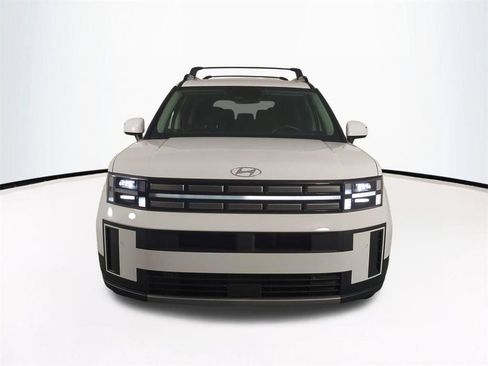 Used 2025 Hyundai Santa Fe SEL FWD image 3