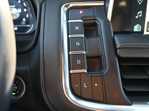 Used 2022 Chevrolet Tahoe Z71 w/ Luxury Package image 27