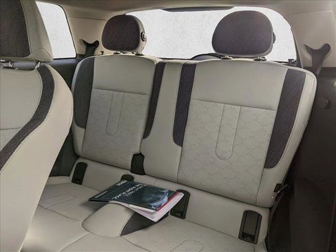 Certified 2025 MINI Cooper S image 17