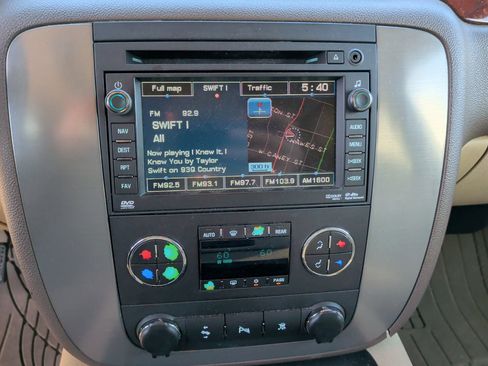Used 2010 GMC Yukon SLT w/ Texas Edition RWD image 34