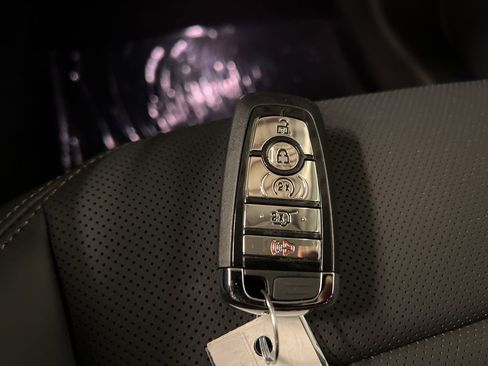 New 2026 Lincoln Nautilus Premier AWD/4WD image 40