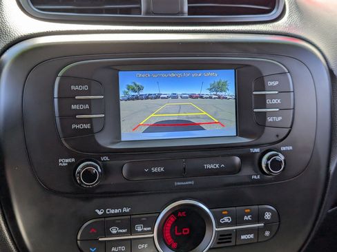 Used 2017 Kia Soul + w/ Designer's Package FWD image 19