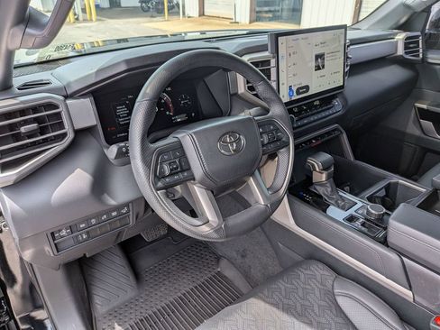 Used 2025 Toyota Tundra Limited image 29