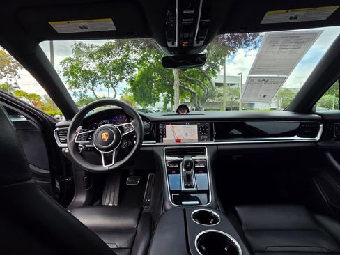 Used 2018 Porsche Panamera 4S AWD/4WD image 25