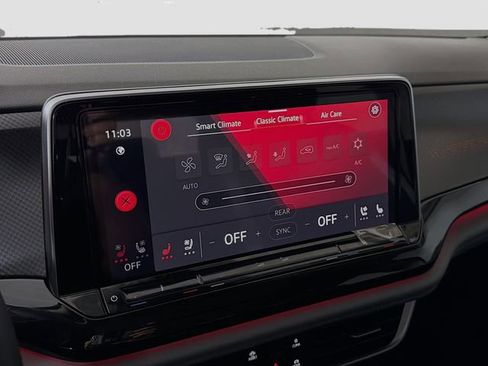 New 2025 Volkswagen Atlas Peak Edition SE image 17