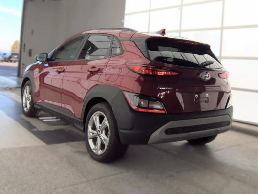 Used 2023 Hyundai Kona SEL FWD image 2