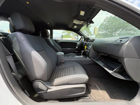 Used 2014 Dodge Challenger SXT RWD image 12