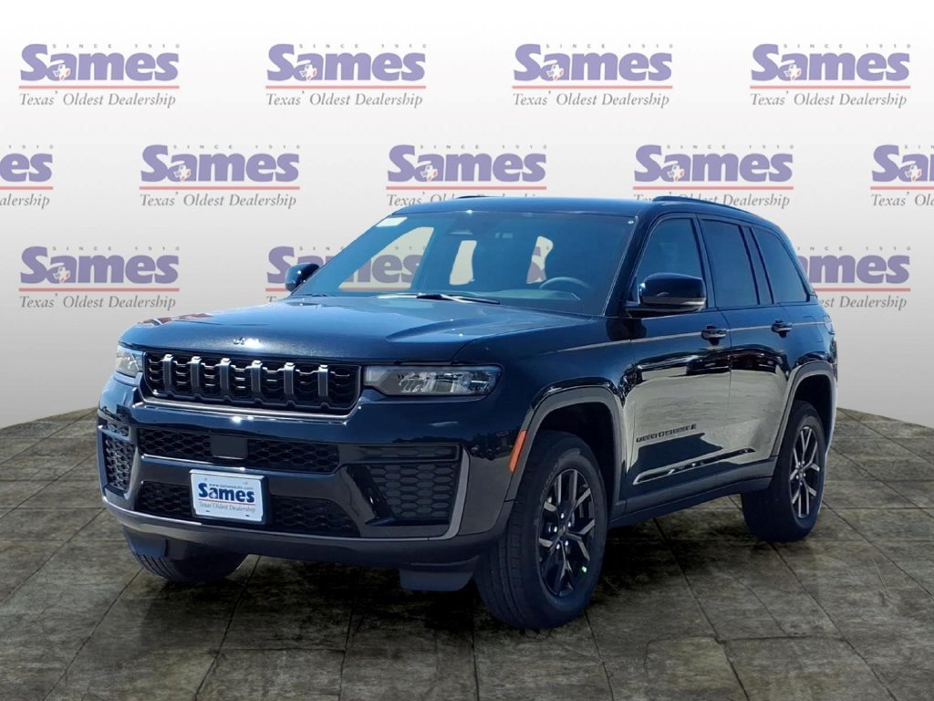 New 2026 Jeep Grand Cherokee Altitude RWD image 3