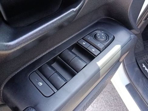 Used 2025 Toyota Tacoma SR5 RWD image 12