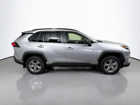 Used 2025 Toyota RAV4 LE AWD/4WD image 3