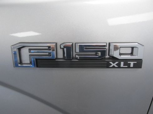 Used 2016 Ford F150 XLT w/ Equipment Group 302A Luxury AWD/4WD image 13