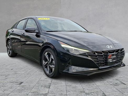 Used 2023 Hyundai Elantra SEL w/ Convenience Package FWD image 3