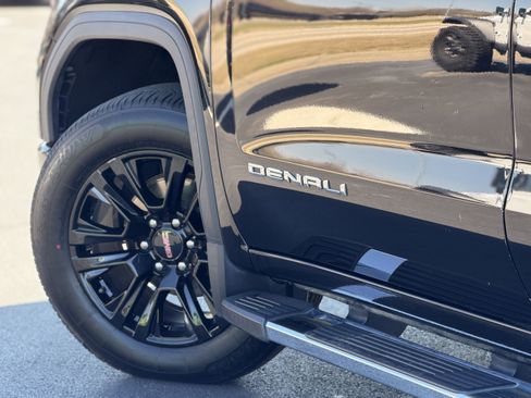 Used 2022 GMC Sierra 1500 Denali image 8