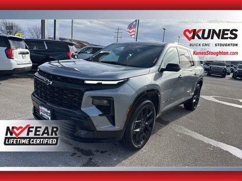 Used 2025 Chevrolet Traverse RS image 6