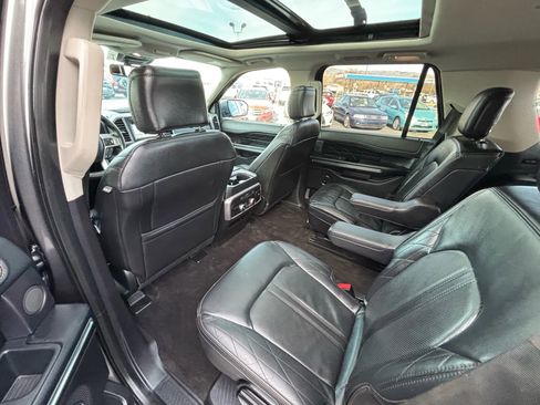 Used 2018 Ford Expedition Platinum image 11