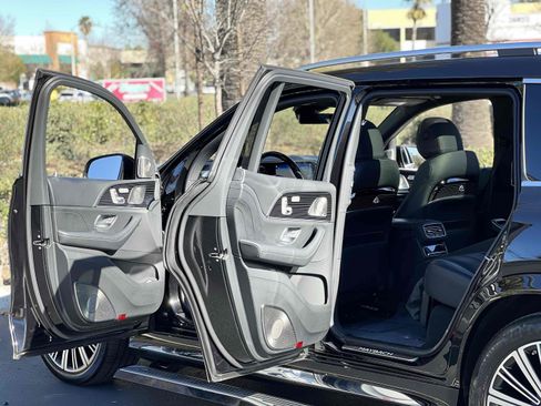 Used 2023 Mercedes-Benz Maybach GLS 600 4MATIC image 74