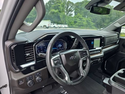 Certified 2024 Chevrolet Silverado 1500 RST AWD/4WD image 10
