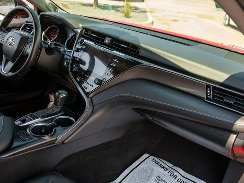 Used 2020 Toyota Camry XSE image 11
