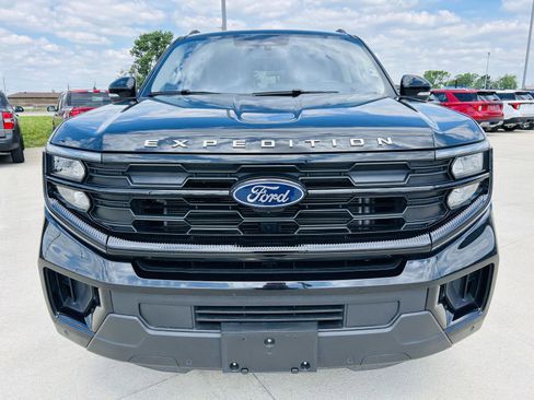 Used 2025 Ford Expedition Active AWD/4WD image 43