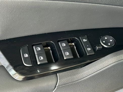 Used 2025 Kia Sportage X-Line w/ Premium Package AWD/4WD image 12