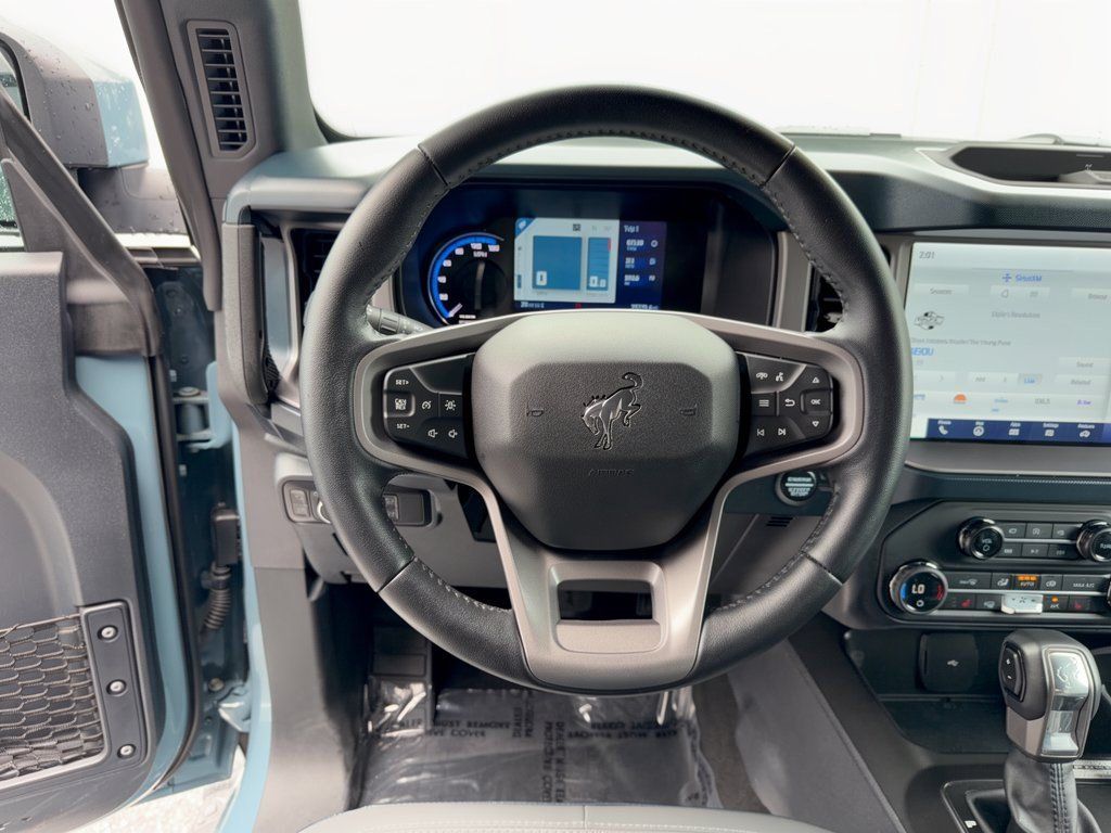 Used 2023 Ford Bronco Outer Banks AWD/4WD image 10