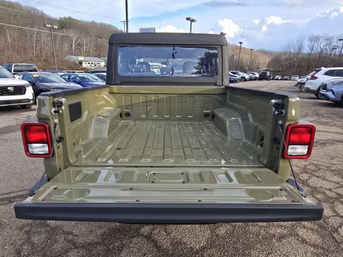 New 2026 Jeep Gladiator Sport AWD/4WD image 9