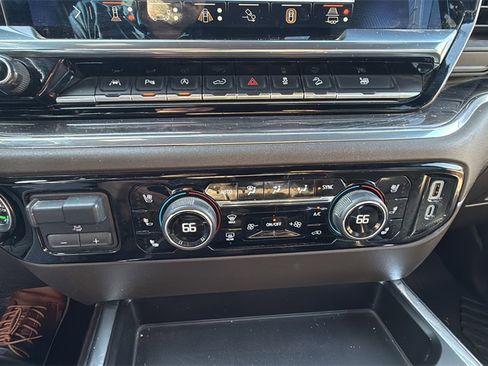 Used 2024 Chevrolet Silverado 1500 LTZ image 23