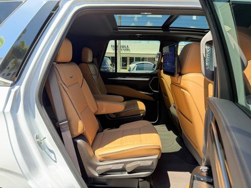 Used 2026 Cadillac Escalade Luxury w/ Touring Package AWD/4WD image 59