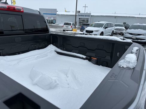 Used 2024 Chevrolet Colorado Z71 w/ Z71 Convenience Package 2 image 14