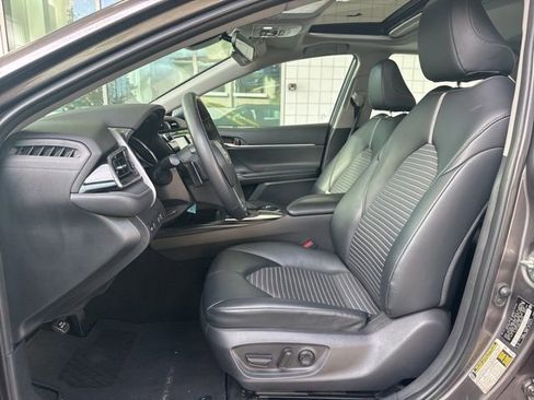 Used 2020 Toyota Camry SE image 15