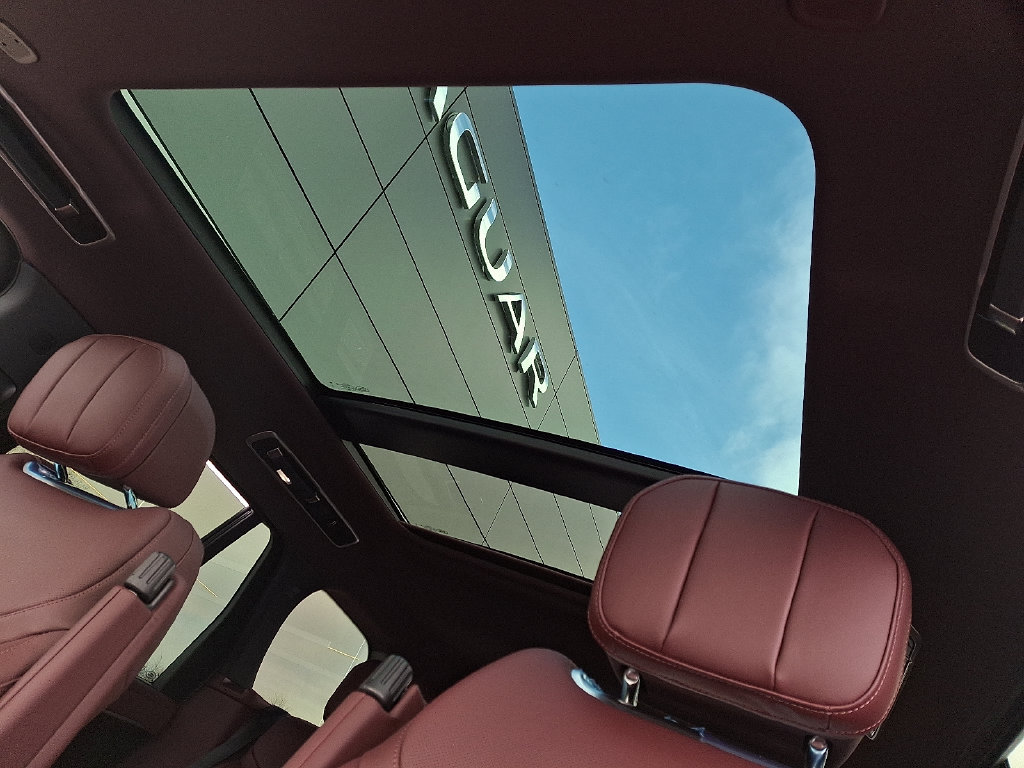 New 2026 Land Rover Range Rover SE AWD/4WD image 10