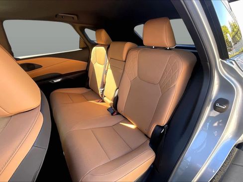 Used 2024 Lexus RX 350 Premium image 18