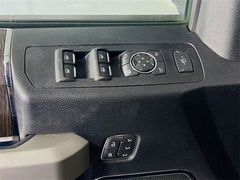 Used 2020 Ford F350 Lariat image 14