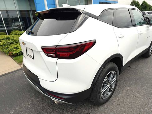 Used 2025 Chevrolet Blazer LT AWD/4WD image 3