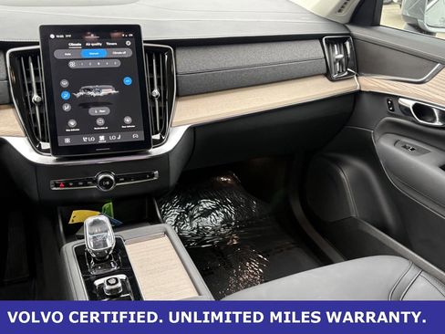 Certified 2025 Volvo XC90 B6 Plus image 15