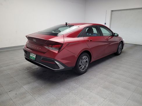 Used 2024 Hyundai Elantra SEL image 9