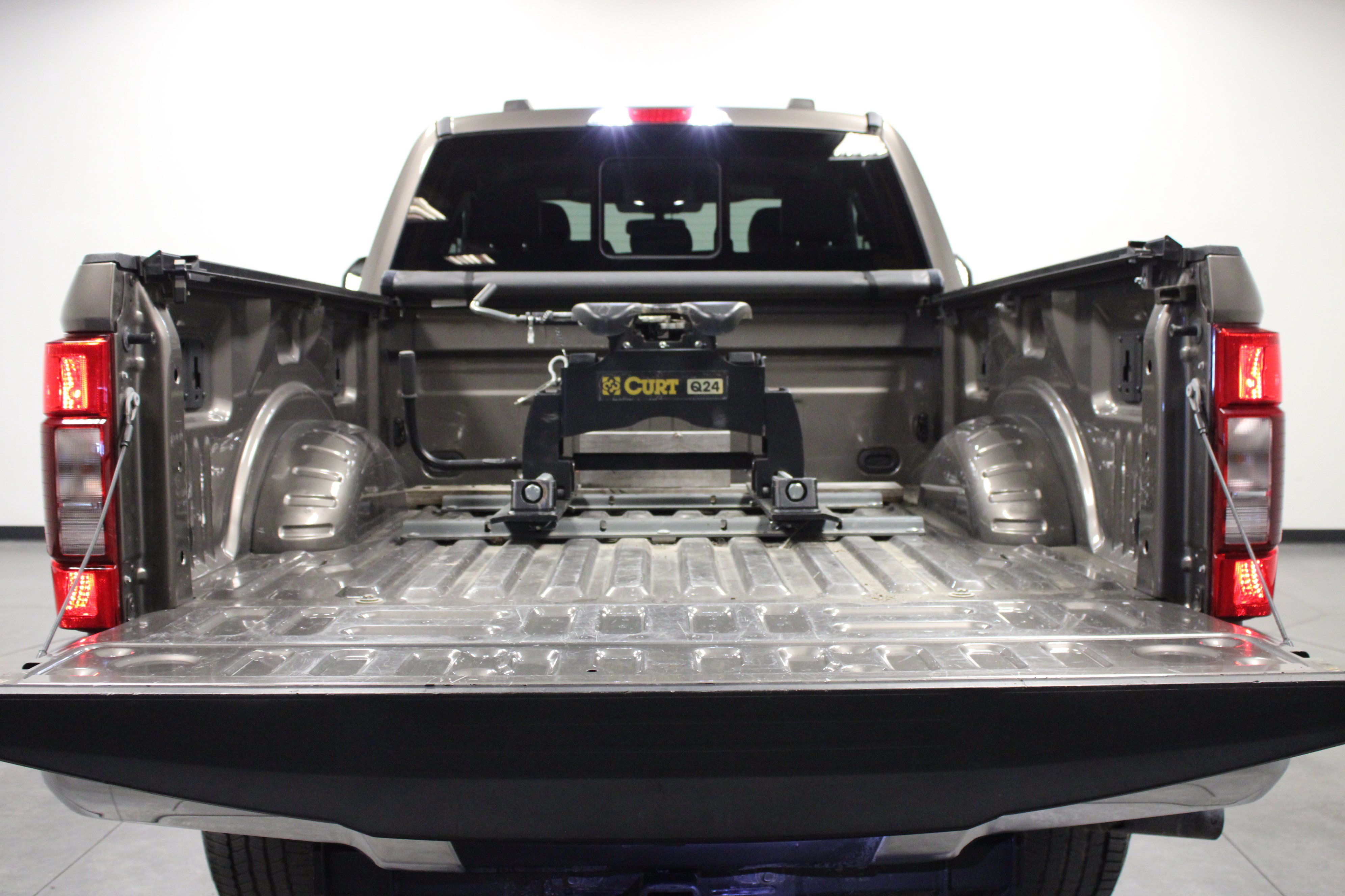 Used 2021 Ford F250 Lariat w/ Lariat Value Package AWD/4WD image 14