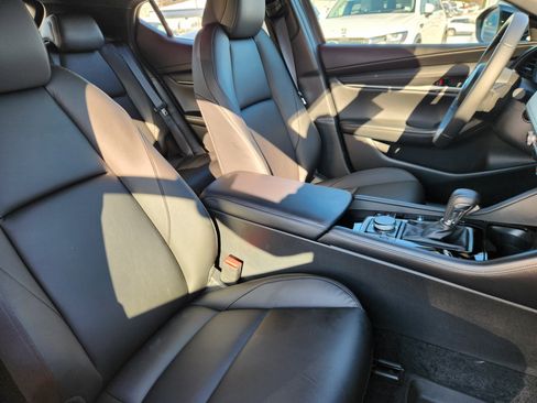 Certified 2025 MAZDA MAZDA3 s Sport image 14