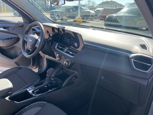 Used 2025 Chevrolet TrailBlazer LT image 18