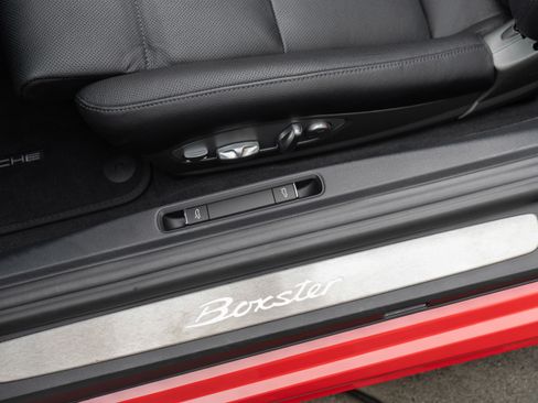 Used 2024 Porsche 718 Boxster image 18